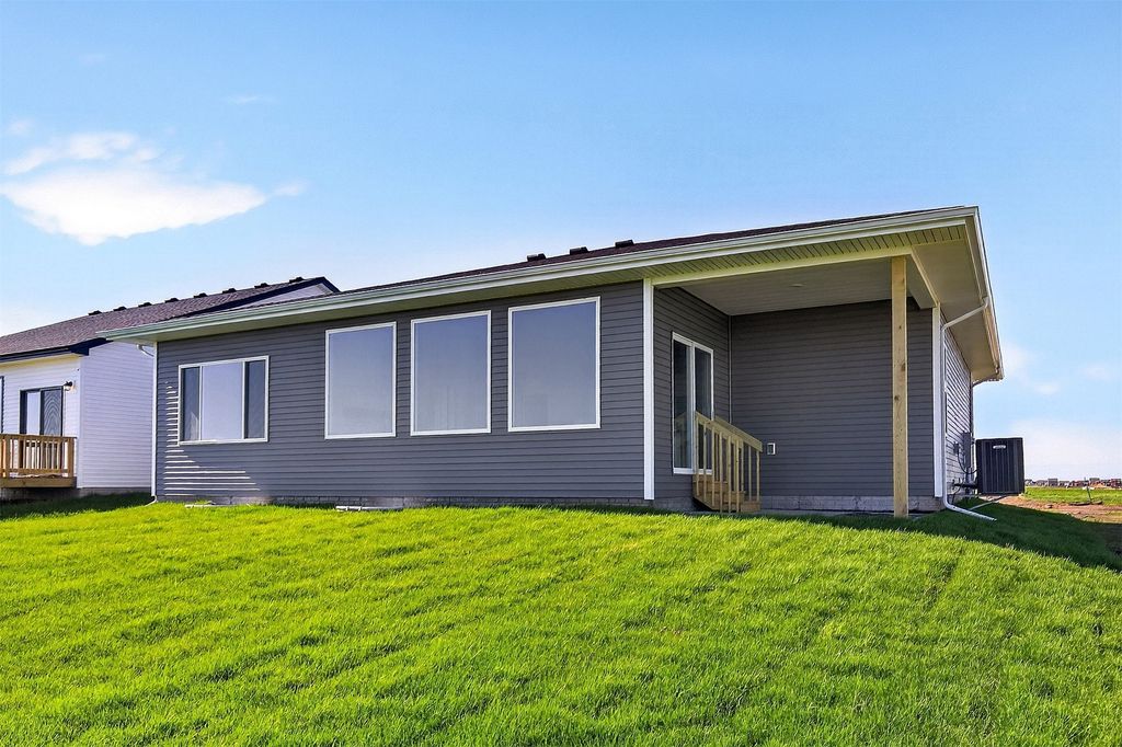 1530 Werthman Drive, Waukee, IA 50263