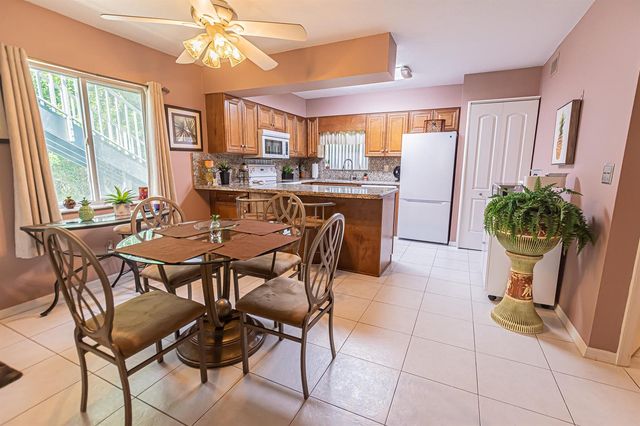 130 SE Village Drive 3 B, Port St. Lucie, FL 34952