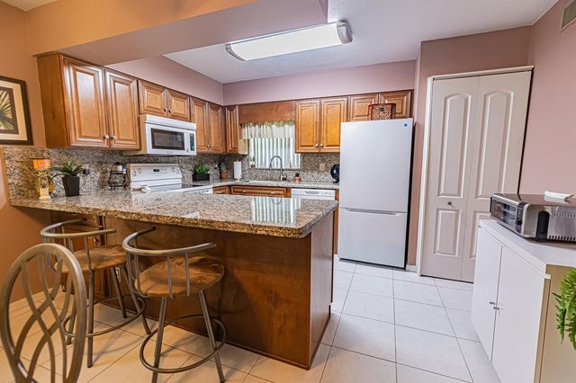 130 SE Village Drive 3 B, Port St. Lucie, FL 34952