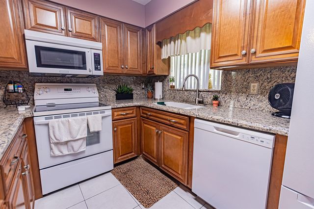 130 SE Village Drive 3 B, Port St. Lucie, FL 34952