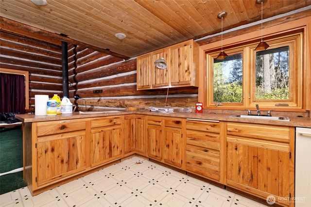 1755 Nellita Road NW, Seabeck, WA 98380