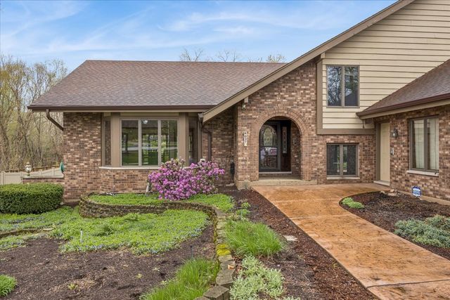 6037 Dunham Road, Downers Grove, IL 60516