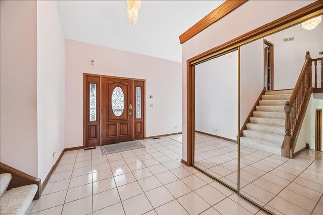 6037 Dunham Road, Downers Grove, IL 60516