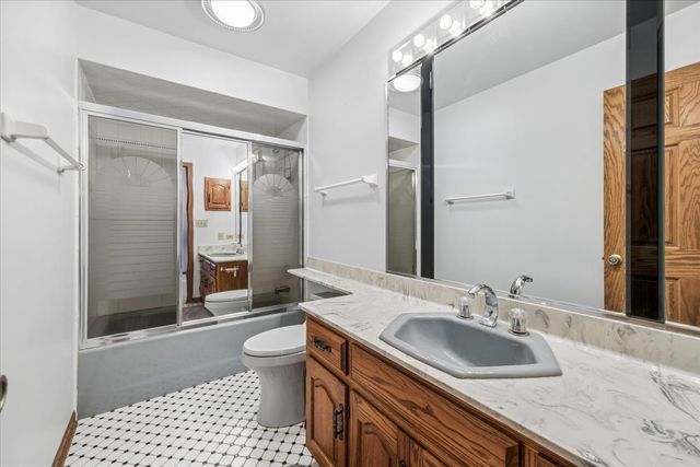 6037 Dunham Road, Downers Grove, IL 60516