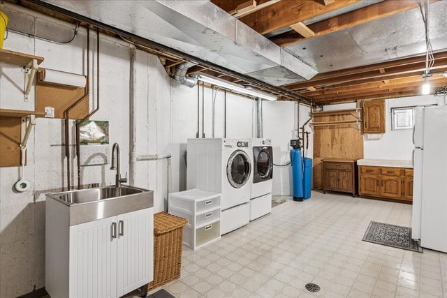 6037 Dunham Road, Downers Grove, IL 60516