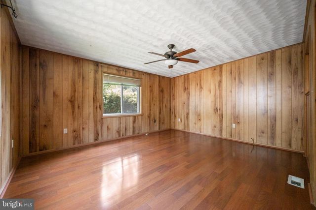 8215 16TH AVE, Hyattsville, MD 20783