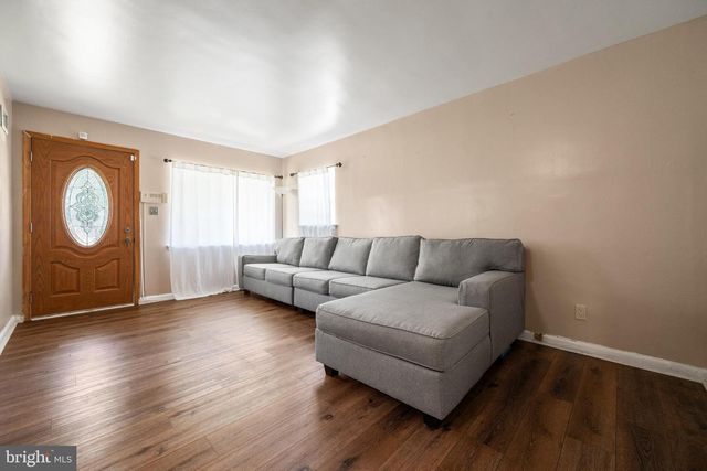 8215 16TH AVE, Hyattsville, MD 20783