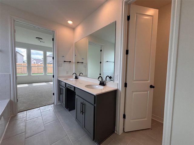 7911 Jade Crest Drive, Angleton, TX 77515