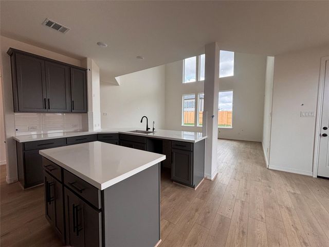 7911 Jade Crest Drive, Angleton, TX 77515