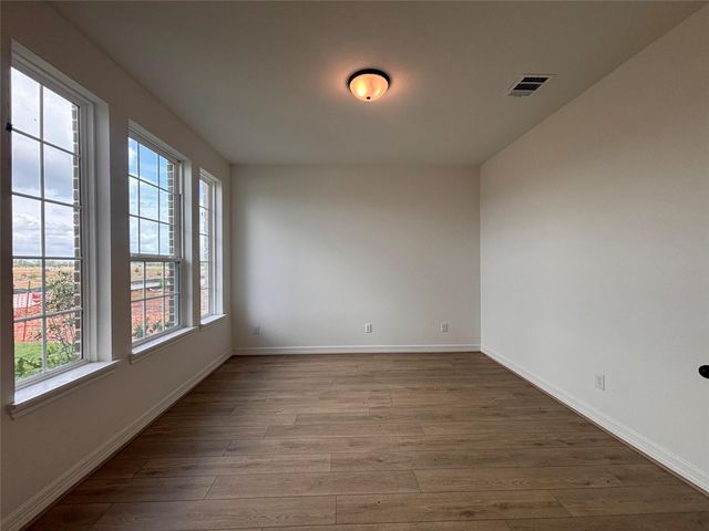 7911 Jade Crest Drive, Angleton, TX 77515