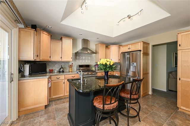 1178 Twinsburg Road E, Macedonia, OH 44056