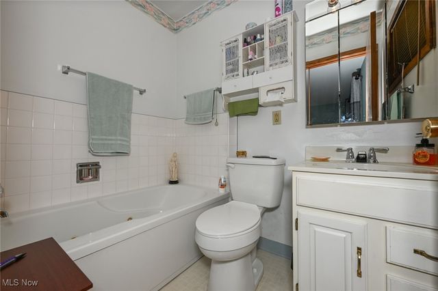 1178 Twinsburg Road E, Macedonia, OH 44056