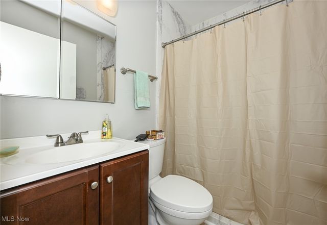 1178 Twinsburg Road E, Macedonia, OH 44056