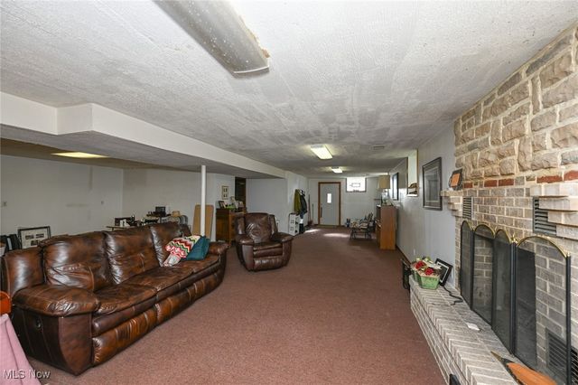 1178 Twinsburg Road E, Macedonia, OH 44056