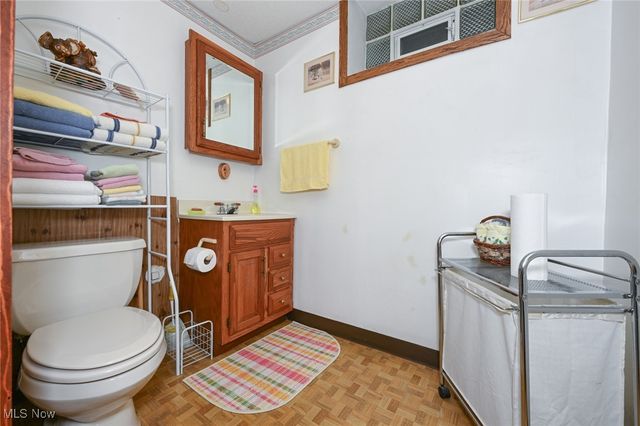 1178 Twinsburg Road E, Macedonia, OH 44056