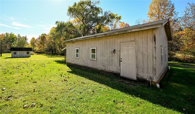 1178 Twinsburg Road E, Macedonia, OH 44056