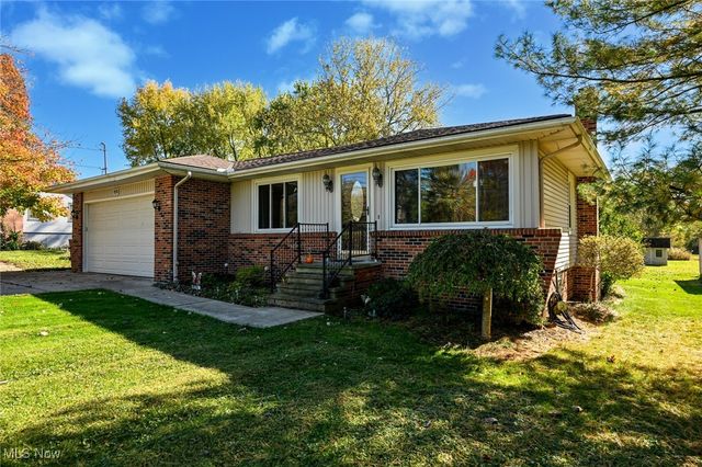 1178 Twinsburg Road E, Macedonia, OH 44056