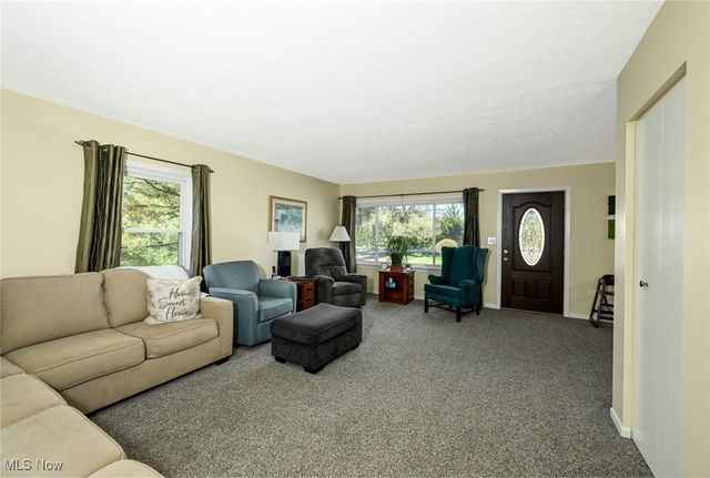 1178 Twinsburg Road E, Macedonia, OH 44056