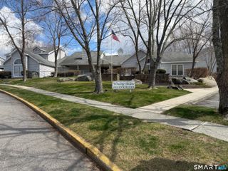 87 Leafwood Lane 233, Groton, CT 06340