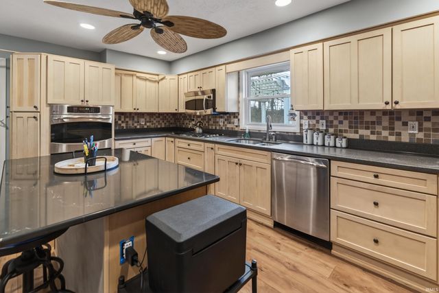 5008 E Shady Point Drive, Monticello, IN 47960