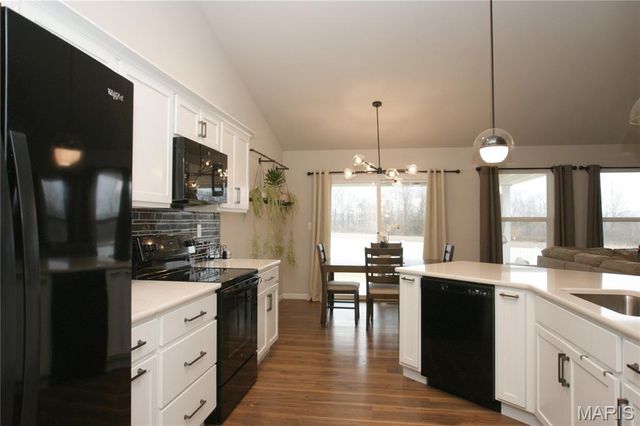 610 Schapers Court, Moscow Mills, MO 63362