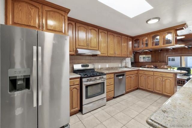 12635 Castle Court Drive, Lakeside, CA 92040