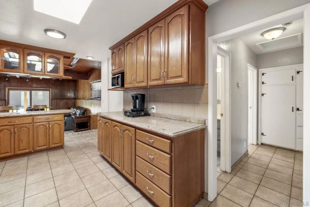 12635 Castle Court Drive, Lakeside, CA 92040