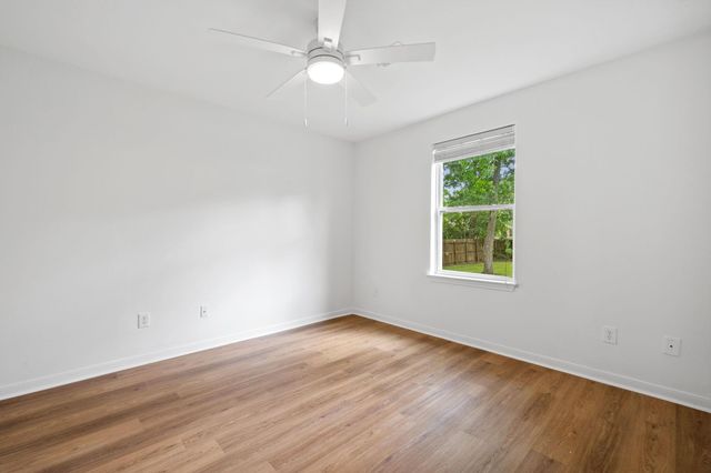 157 Hillside Drive, Liberty, TX 77575