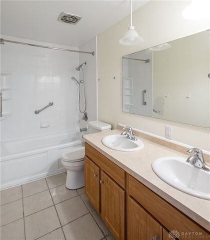 2549 Montbello Circle, Dayton, OH 45440