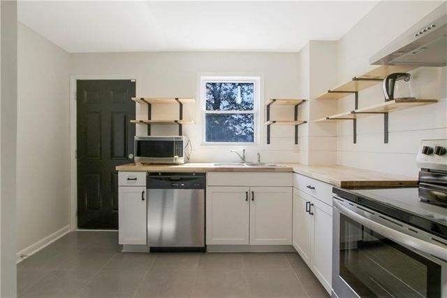 551 Valley Hill SE Road A, Riverdale, GA 30274