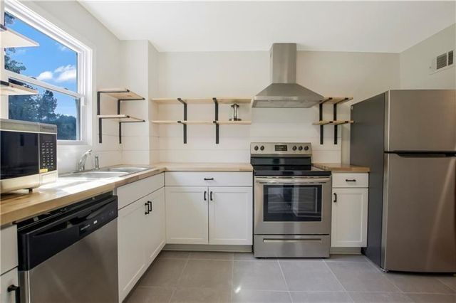 551 Valley Hill SE Road A, Riverdale, GA 30274