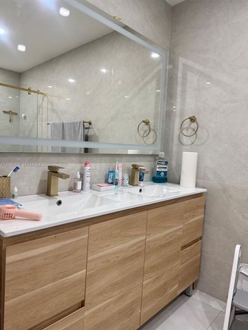 1401 NW 122nd Avenue, Pembroke Pines, FL 33026