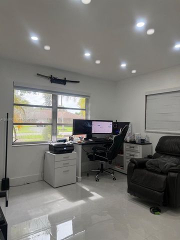 1401 NW 122nd Avenue, Pembroke Pines, FL 33026