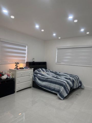 1401 NW 122nd Avenue, Pembroke Pines, FL 33026