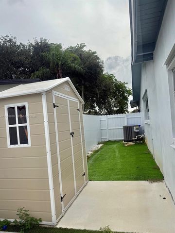 1401 NW 122nd Avenue, Pembroke Pines, FL 33026