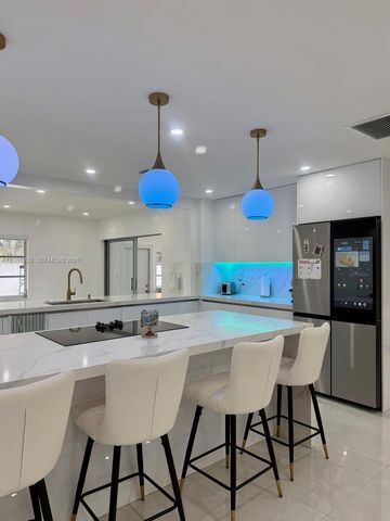 1401 NW 122nd Avenue, Pembroke Pines, FL 33026