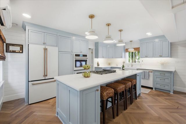 2913 GULF DRIVE, Holmes Beach, FL 34217