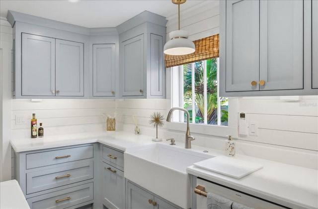 2913 GULF DRIVE, Holmes Beach, FL 34217