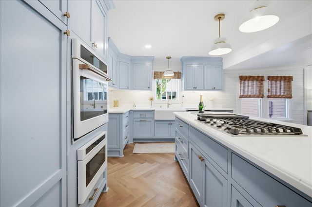 2913 GULF DRIVE, Holmes Beach, FL 34217