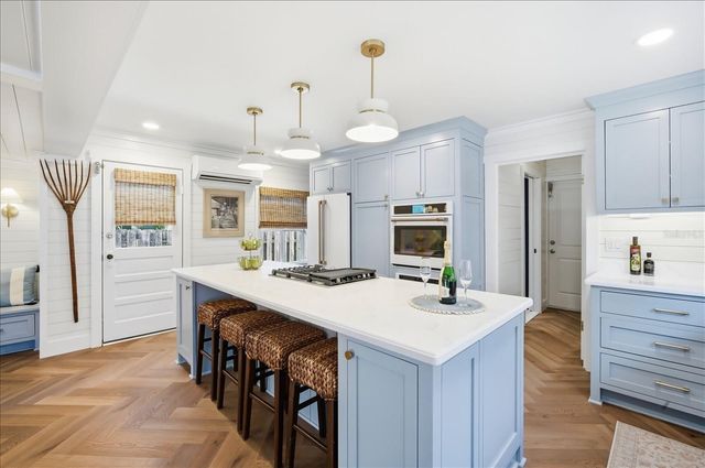 2913 GULF DRIVE, Holmes Beach, FL 34217