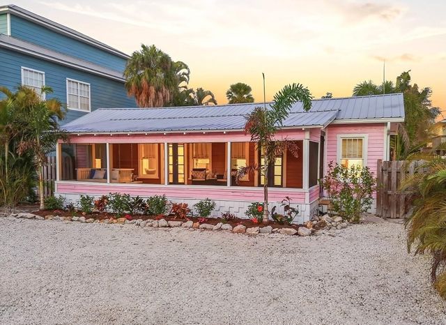 2913 GULF DRIVE, Holmes Beach, FL 34217