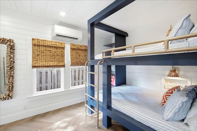 2913 GULF DRIVE, Holmes Beach, FL 34217