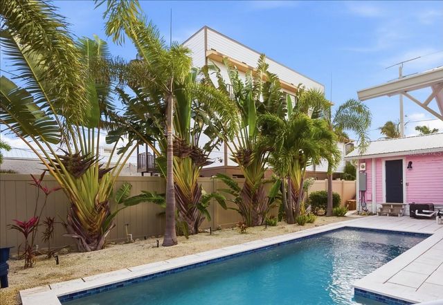 2913 GULF DRIVE, Holmes Beach, FL 34217