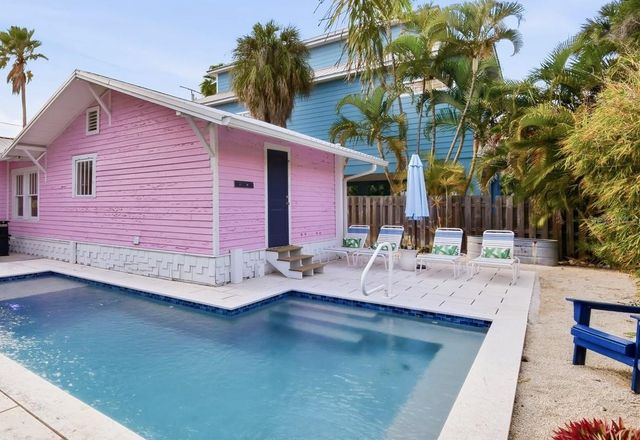 2913 GULF DRIVE, Holmes Beach, FL 34217