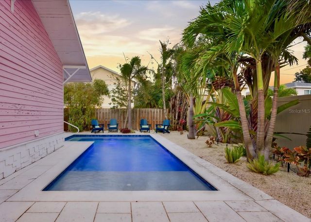 2913 GULF DRIVE, Holmes Beach, FL 34217