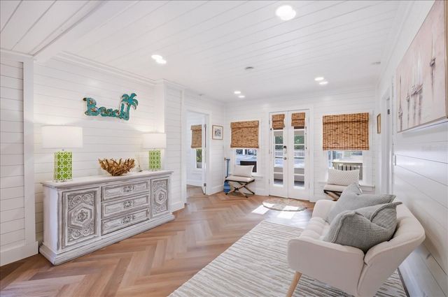 2913 GULF DRIVE, Holmes Beach, FL 34217