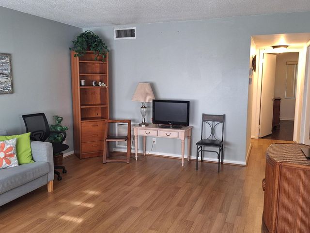 252 BEDFORD J 252, West Palm Beach, FL 33417