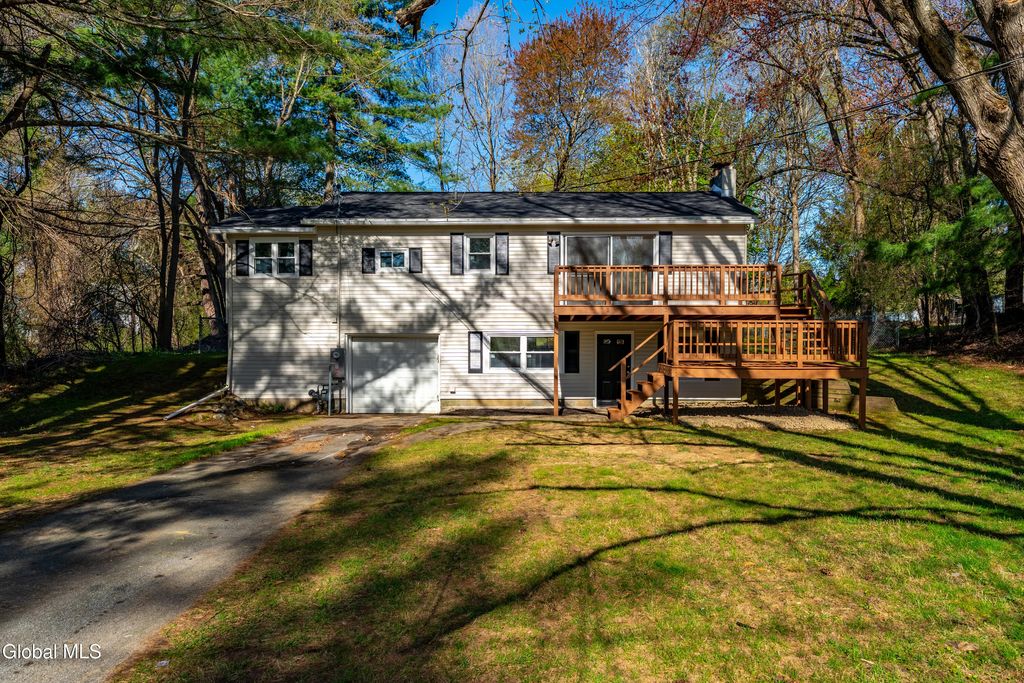 32 Nolan Road, Ballston, NY 12019