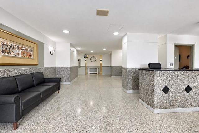 1841 Central Park Avenue 6N, Yonkers, NY 10710