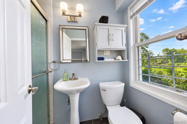 1841 Central Park Avenue 6N, Yonkers, NY 10710